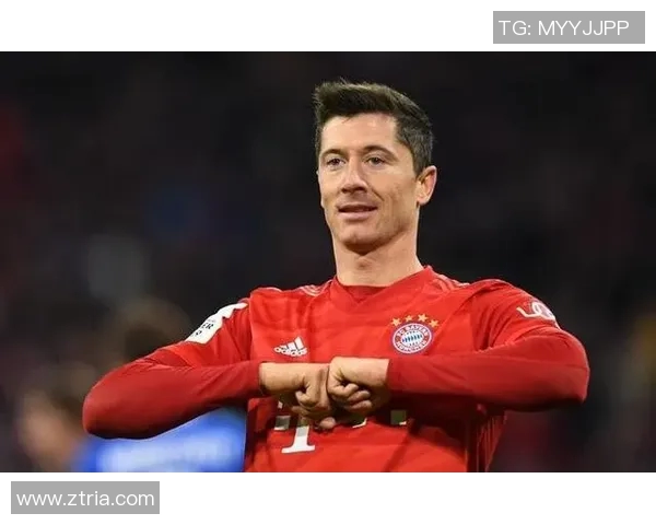 莱万重返德甲对阵拜仁引发球迷愤怒：昔日英雄如今成叛徒