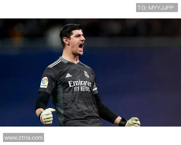 库尔图瓦：从守门员到传奇的蜕变之路与足球生涯回顾