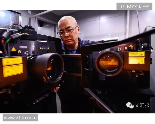 李安：从东方到西方的电影大师之路与艺术探索